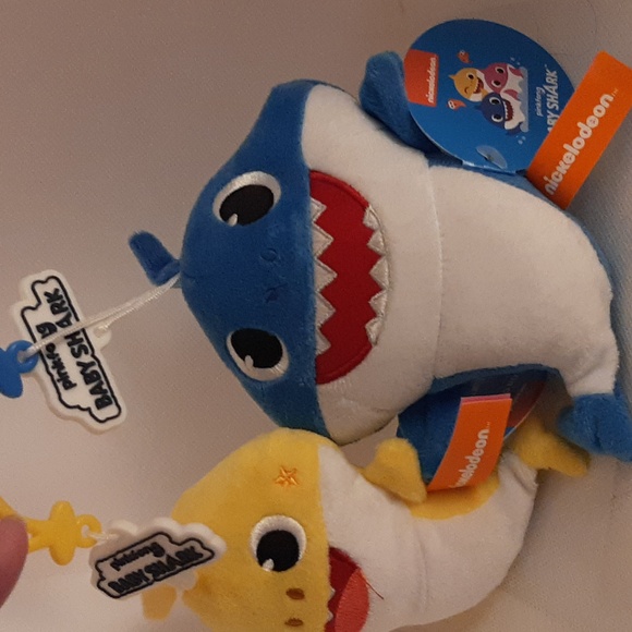 Bundle of two Baby shark clip on coin purses - Picture 4 of 4